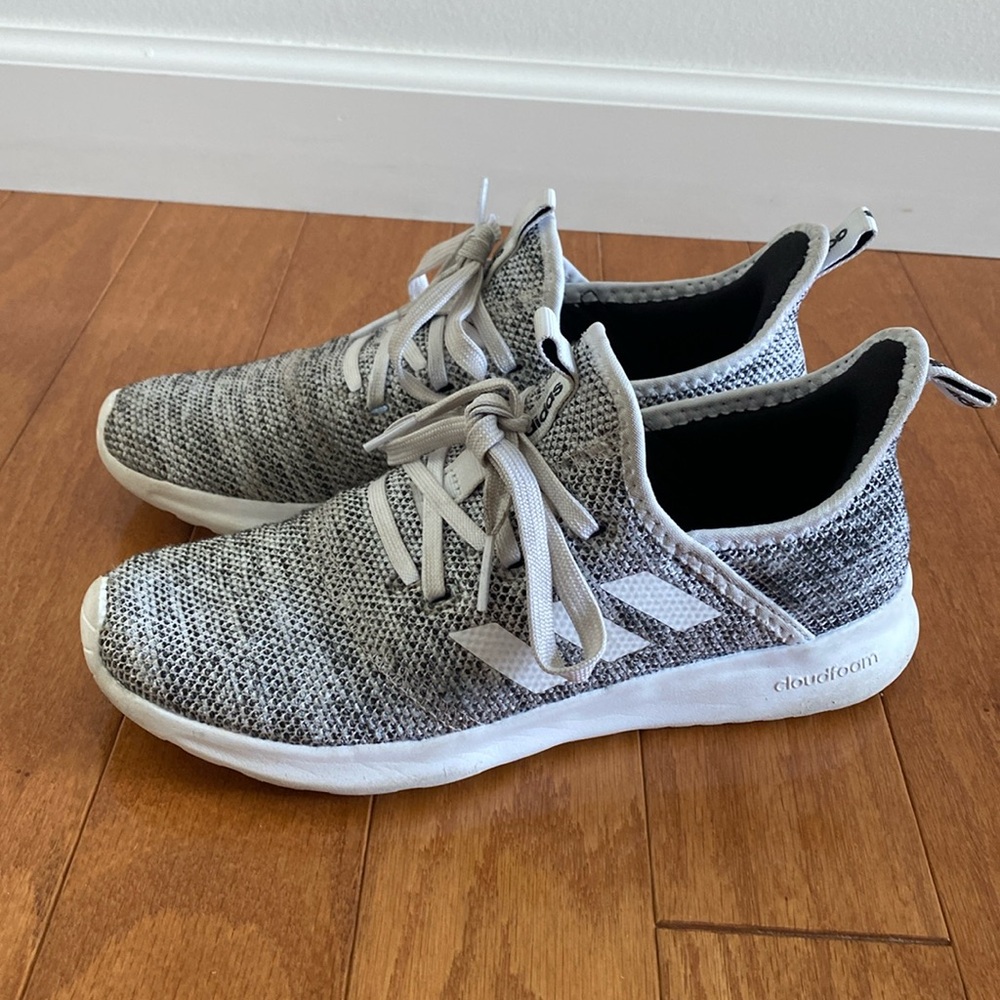 Women’s Adidas Cloudfoam sneakers size 6